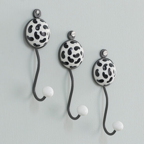 Set of 3 Ceramic Coat Hooks with Hand-Painted Paisley Motifs, 'Perfect Paisley' Set of 3 Ceramic Coat Hooks with Hand-Painted Paisley Motifs, 'Perfect Paisley'